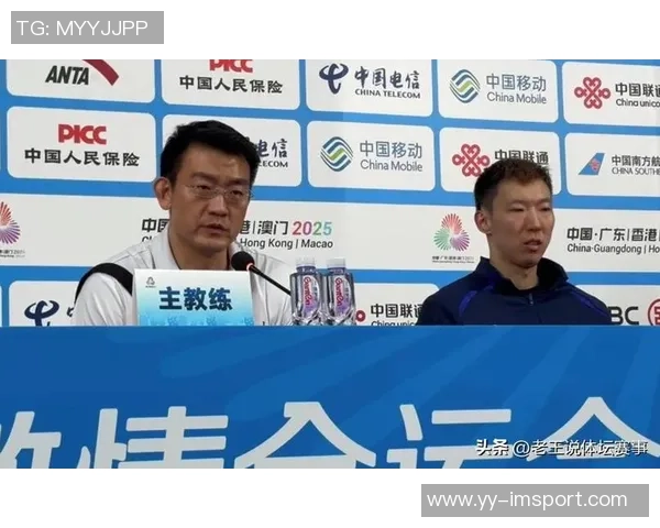 周琦首次现场观赛感受男双比赛魅力轻松3-0胜利乐趣无穷