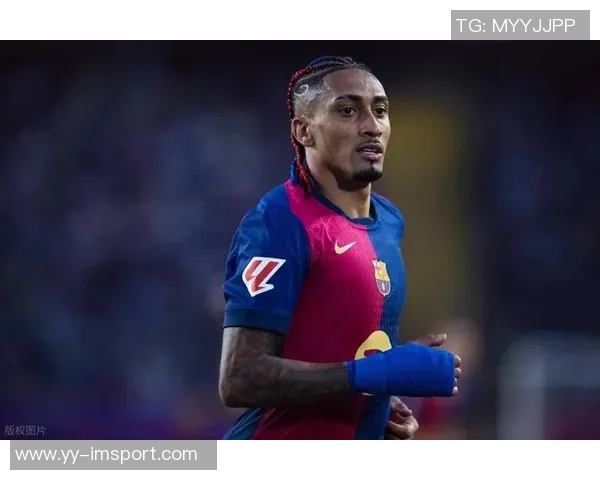 拉菲尼亚回忆利兹联保级艰辛赛后跪行向球迷深情致歉